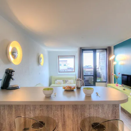 Les Marinas-4 By Interhome 도빌