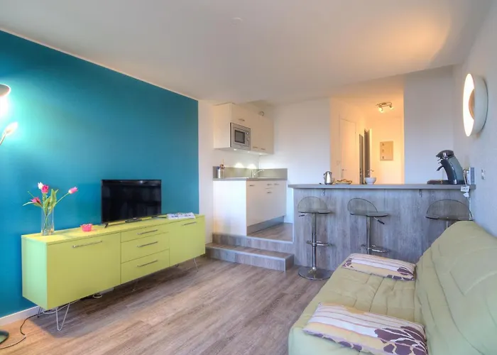 Les Marinas-4 By Interhome דירה דוביל