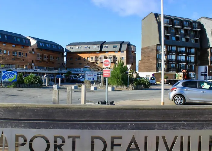 Les Marinas-4 By Interhome * דוביל